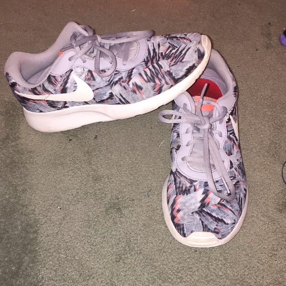 nike tanjun print womens